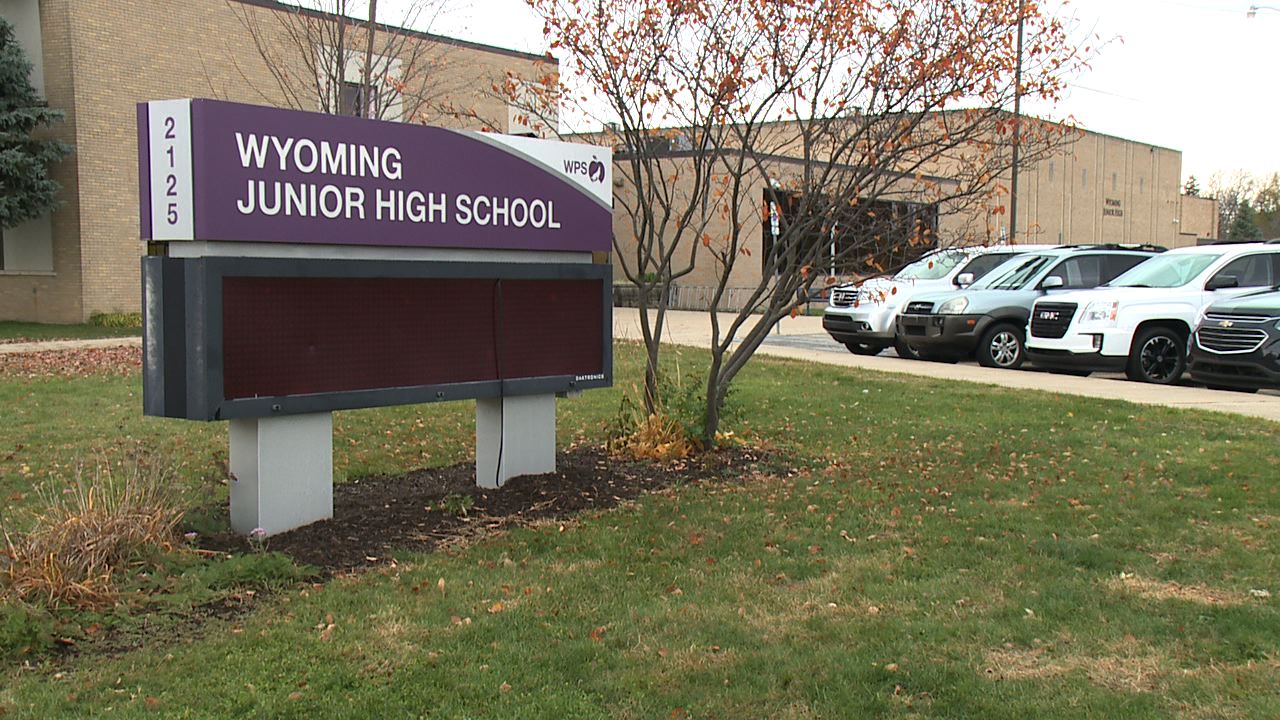 Police: Students eat marijuana-laced brownies at Wyoming Jr. High